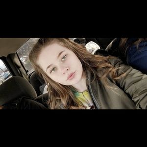 Meet your Posher, Hailey